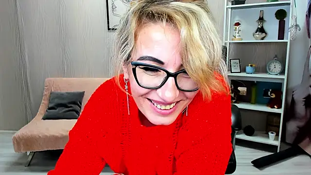 Cassandra Hotty online show from 7, 2, 2025