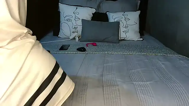 CURVEYDOLLXX online show from 25, 11, 2025