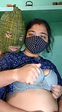 Snapshot of hotty_Sexy-couple chatting on 15, 1, 2025 hotty Sexy-couple online show from 15, 1, 2025