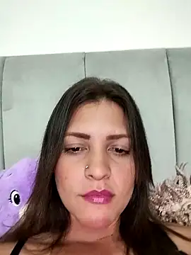 Mia Hampton online show from 1, 3, 2025