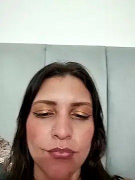 Mia Hampton online show from 8, 3, 2025