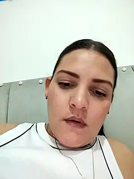 Mia Hampton online show from 12, 1, 2026