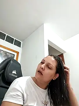 Mia Hampton online show from 17, 2, 2026