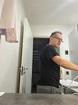 Snapshot of DarrenSullivanSlut chatting on 16, 12, 2024 DarrenSullivanSlut online show from 16, 12, 2024