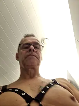 Snapshot of DarrenSullivanSlut chatting on 2, 1, 2025 DarrenSullivanSlut online show from 2, 1, 2025