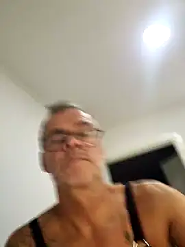 Snapshot of DarrenSullivanSlut chatting on 3, 2, 2025 DarrenSullivanSlut online show from 3, 2, 2025