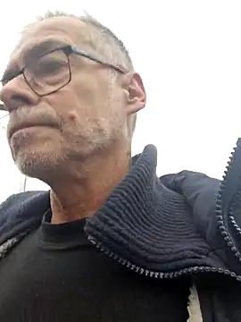 Snapshot of DarrenSullivanSlut chatting on 3, 3, 2025 DarrenSullivanSlut online show from 3, 3, 2025