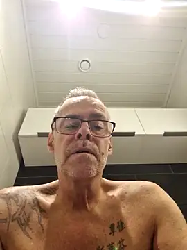 Snapshot of DarrenSullivanSlut chatting on 18, 9, 2025 DarrenSullivanSlut online show from 18, 9, 2025