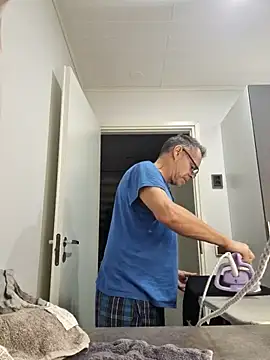 Snapshot of DarrenSullivanSlut chatting on 3, 12, 2025 DarrenSullivanSlut online show from 3, 12, 2025