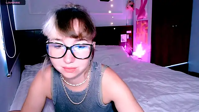 Snapshot of Cosmo_Riri chatting on 25, 9, 2025 Cosmo Riri online show from 25, 9, 2025