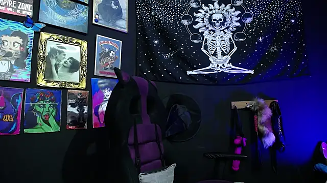 Snapshot of Yourmadame_P chatting on 22, 12, 2024 Yourmadame P online show from 22, 12, 2024