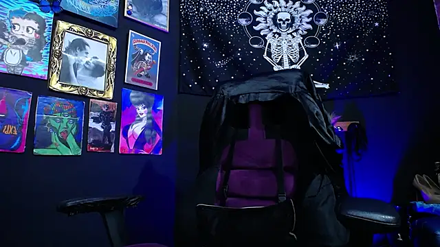 Snapshot of Yourmadame_P chatting on 27, 12, 2024 Yourmadame P online show from 27, 12, 2024