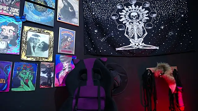 Snapshot of Yourmadame_P chatting on 9, 1, 2025 Yourmadame P online show from 9, 1, 2025