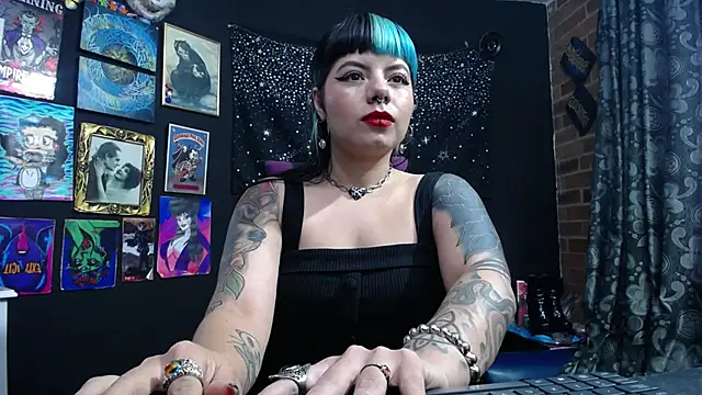 Snapshot of Yourmadame_P chatting on 4, 3, 2025 Yourmadame P online show from 4, 3, 2025