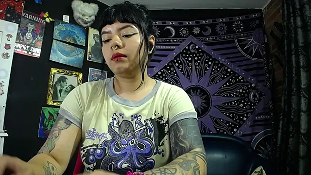 Snapshot of Yourmadame_P chatting on 16, 7, 2026 Yourmadame P online show from 16, 7, 2026
