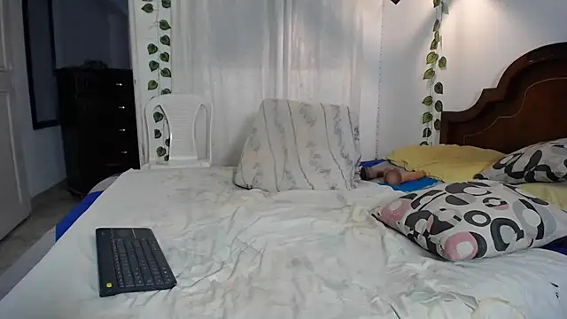 ivonne  hott1 online show from 11, 2, 2026