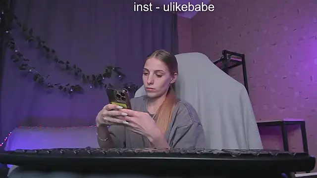 Anna Fink online show from 26, 1, 2025