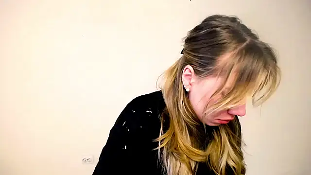 Sport Tall Doll online show from 27, 4, 2026