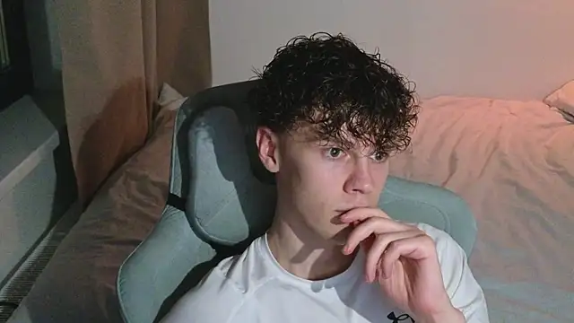 cute thomas online show from 6, 4, 2026