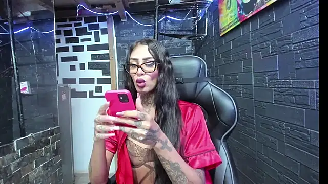 kissingdevil online show from 25, 10, 2025