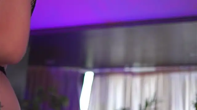 HotSkinnyX online show from 15, 9, 2025