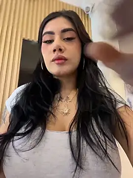 Snapshot of clarachanelricek chatting on 2, 12, 2025 clarachanelricek online show from 2, 12, 2025