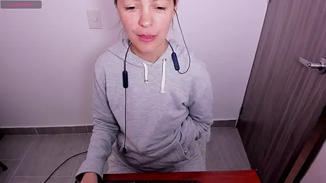 Snapshot of sarasweet_4 chatting on 21, 7, 2026 sarasweet 4 online show from 21, 7, 2026