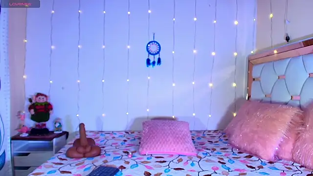 Snapshot of Julieth_Rossi chatting on 24, 1, 2025 Julieth Rossi online show from 24, 1, 2025