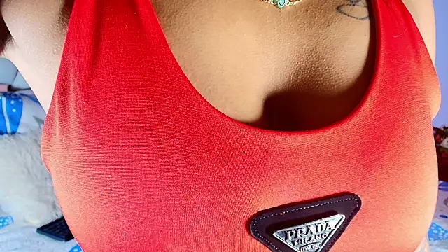 Snapshot of Julieth_Rossi chatting on 18, 9, 2025 Julieth Rossi online show from 18, 9, 2025