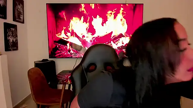 Snapshot of brunetenikole02 chatting on 18, 10, 2025 brunetenikole02 online show from 18, 10, 2025