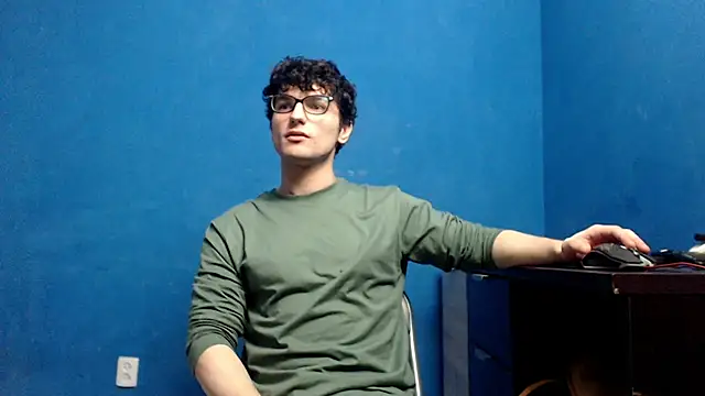 Snapshot of alex_blu chatting on 12, 3, 2025 alex blu online show from 12, 3, 2025