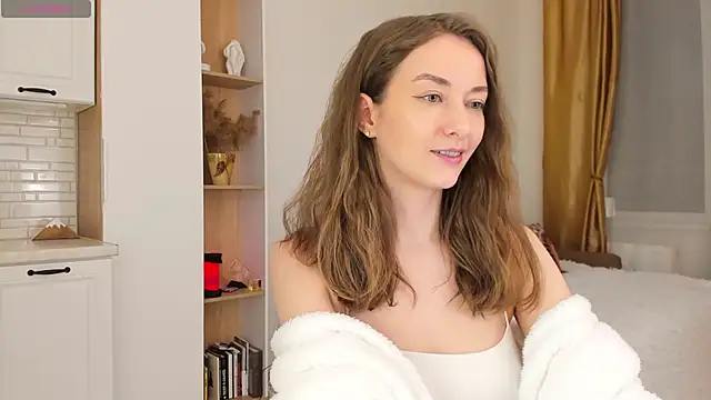 Kelly Summers online show from 4, 3, 2025