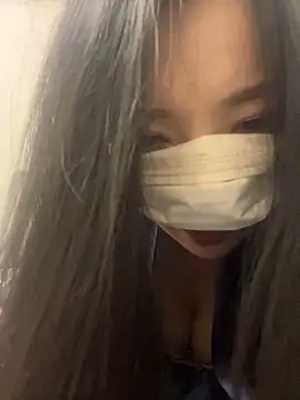 TW-qiqi online show from 10, 12, 2024