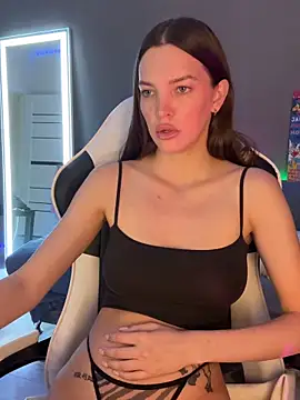 julia fly online show from 25, 9, 2025