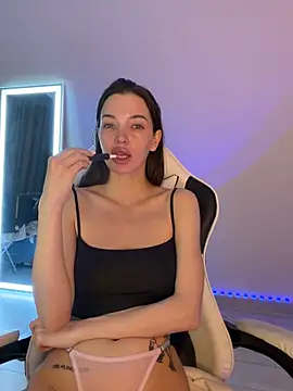 julia fly online show from 25, 3, 2026