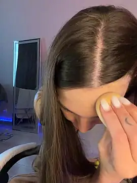 julia fly online show from 26, 5, 2026