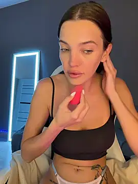 Snapshot of julia_fly chatting on 10, 7, 2026 julia fly online show from 10, 7, 2026