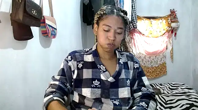 angelamarie1 online show from 5, 2, 2025