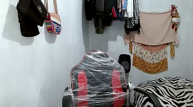 angelamarie1 online show from 13, 2, 2025