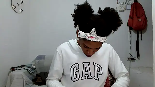 Snapshot of angelamarie1 chatting on 6, 11, 2025 angelamarie1 online show from 6, 11, 2025