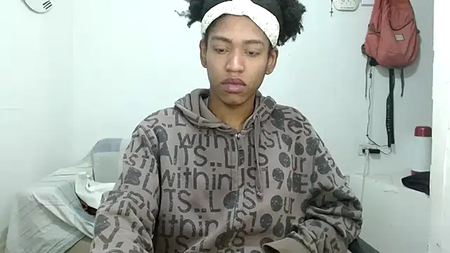 Snapshot of angelamarie1 chatting on 7, 11, 2025 angelamarie1 online show from 7, 11, 2025