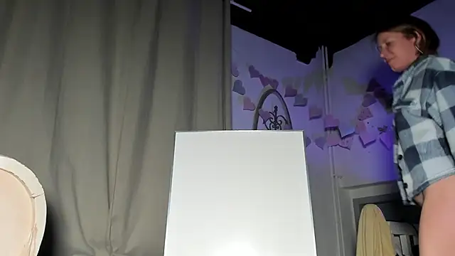 Snapshot of Lola_Belgium chatting on 24, 2, 2025 Lola Belgium online show from 24, 2, 2025