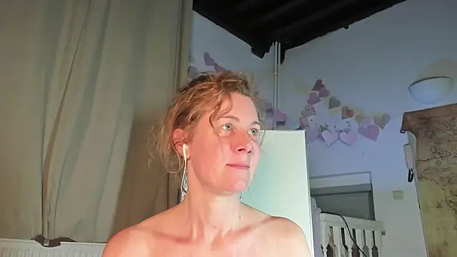 Snapshot of Lola_Belgium chatting on 22, 3, 2025 Lola Belgium online show from 22, 3, 2025