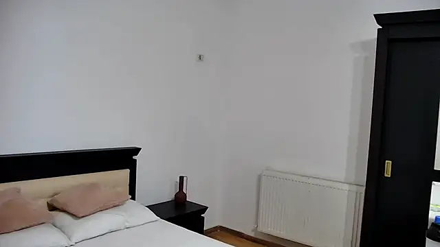 Sierra Halle online show from 20, 2, 2025