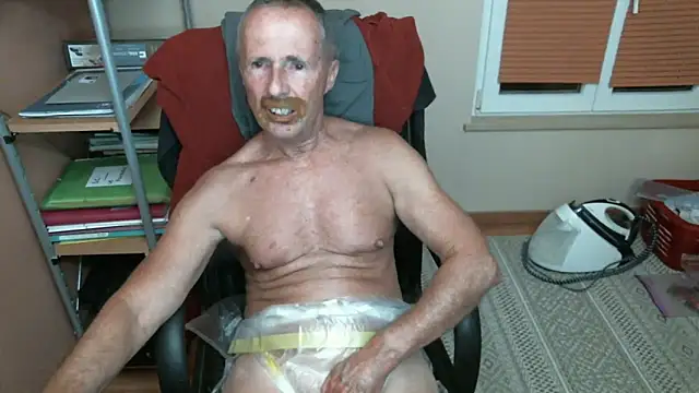 Snapshot of olibrius71 chatting on 14, 3, 2025 olibrius71 online show from 14, 3, 2025