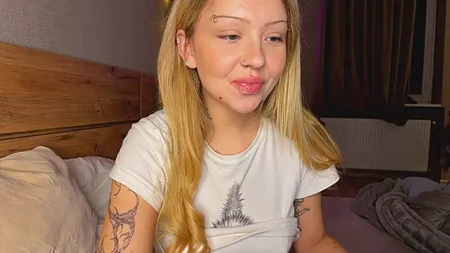 Snapshot of kiki_nikki chatting on 6, 11, 2025 kiki nikki online show from 6, 11, 2025