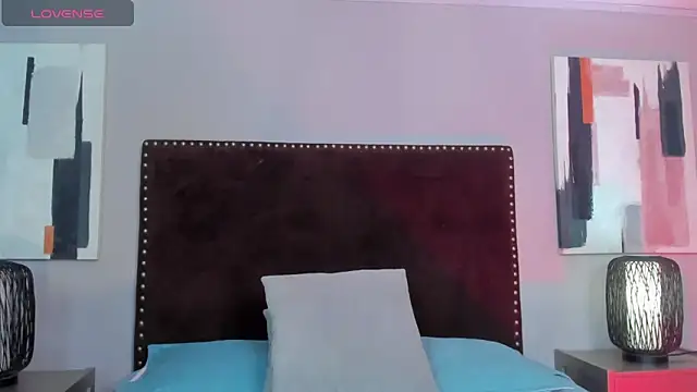 LauraAristizabal online show from 13, 3, 2025