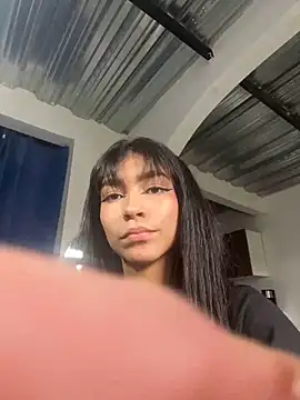 LauraAristizabal online show from 18, 3, 2025