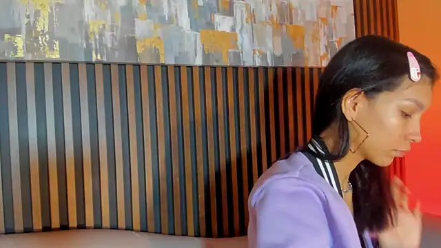 LauraAristizabal online show from 20, 12, 2025