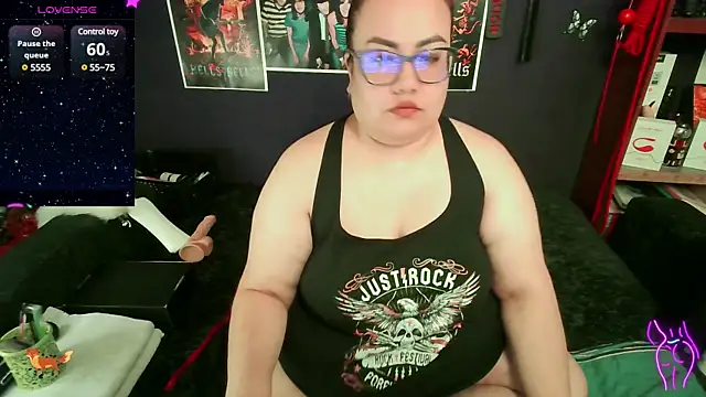 Snapshot of foxbell_lt chatting on 11, 2, 2025 foxbell lt online show from 11, 2, 2025